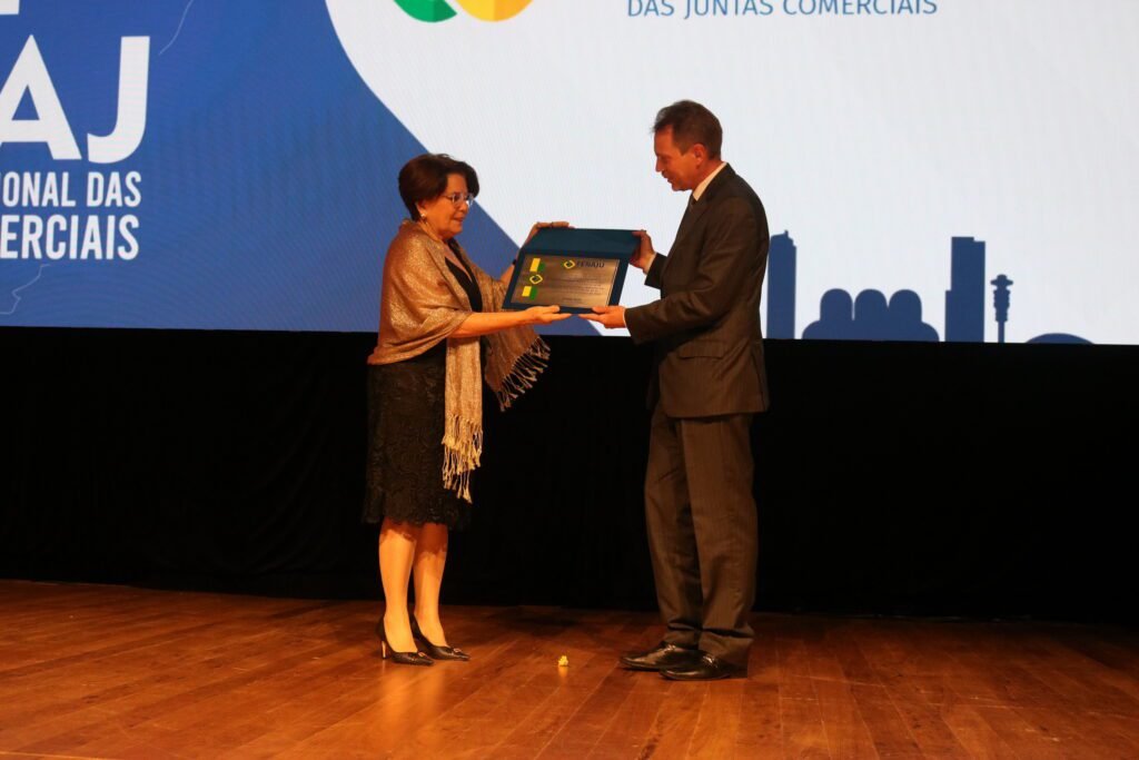 Alzenir Porto recebe homenagem Marcos Sebastião
Rigoni de Mello