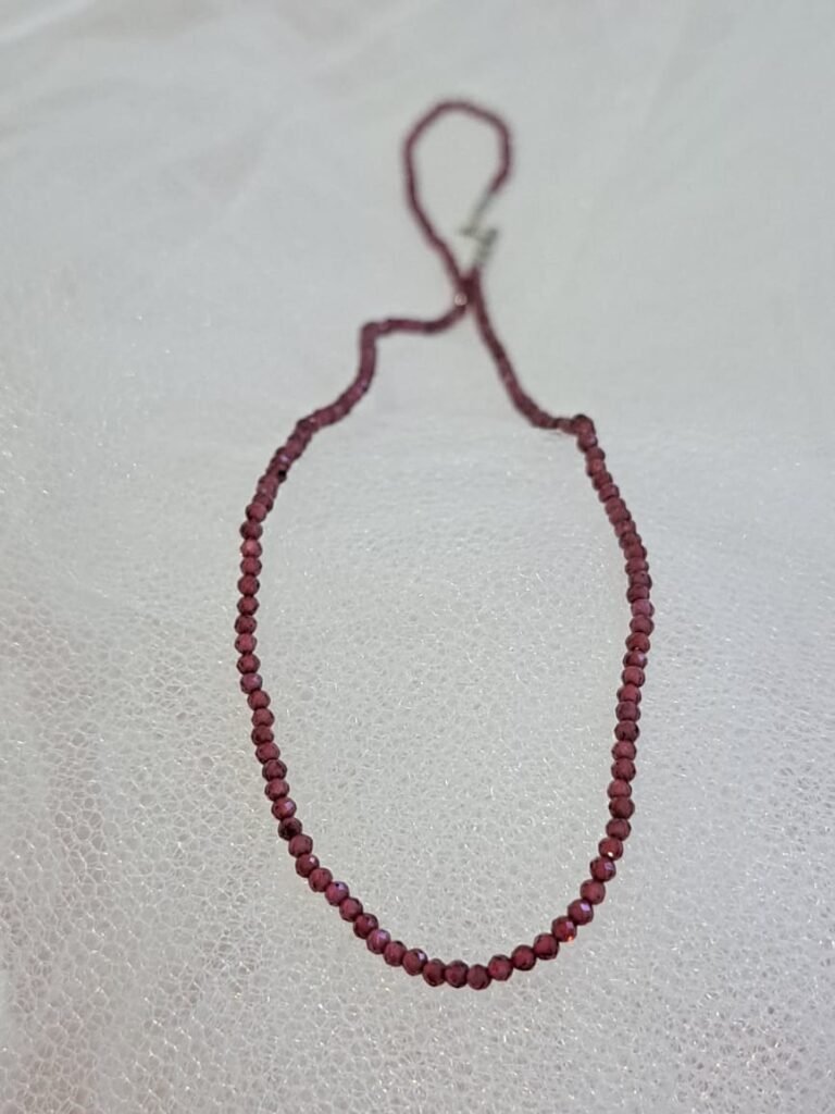 Colar de granada R$90