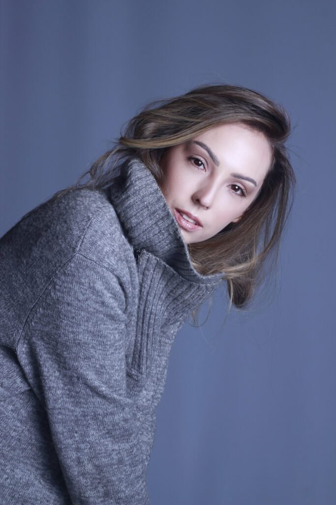 Nesse ultimo novembro eu fotografei a modelo Sara de Sá para uma página minha que está na Revista Casual, by Rosy Buzinaro, desse mês, a capa que também assino as fotos, homenageia mulheres que exercem liderança em seus meios.