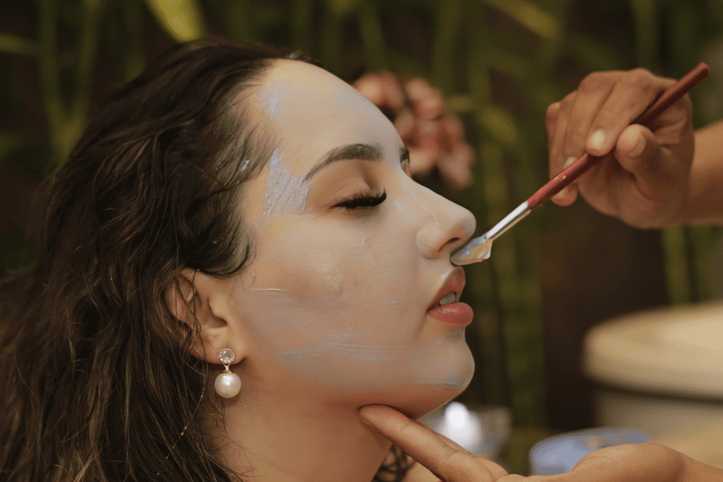 Todo o projeto fotográfico que envolveu o casamento da Nitara & Igor, foi norteado pela emoção, des de o jantar de noivado passando pelo making off e por fim o casamento. 