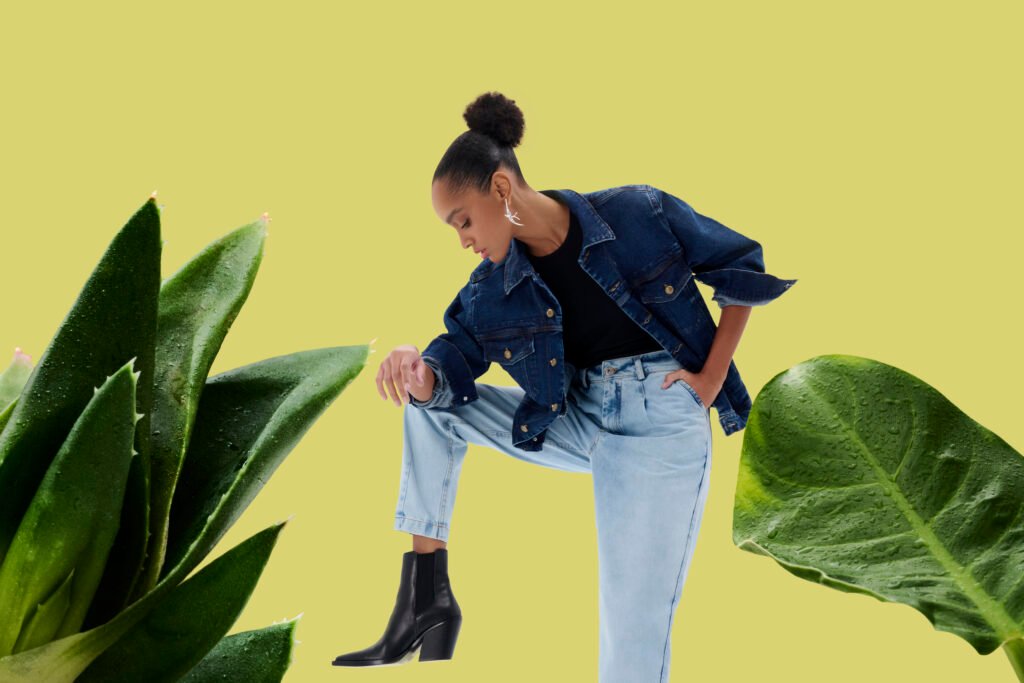 Essa mistura do moderno com o clássico e o básico é o que permite mais liberdade e amplitude de estilos e dá uma certa licença poética no stylling do Editorial de Moda Cedro 2024.