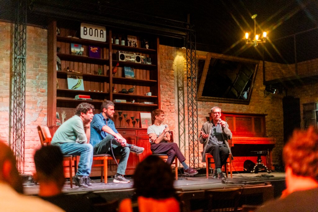 Arnaldo Antunes e Vitor Araújo mergulham em novo encontro musical na série Lágrimas no MAR