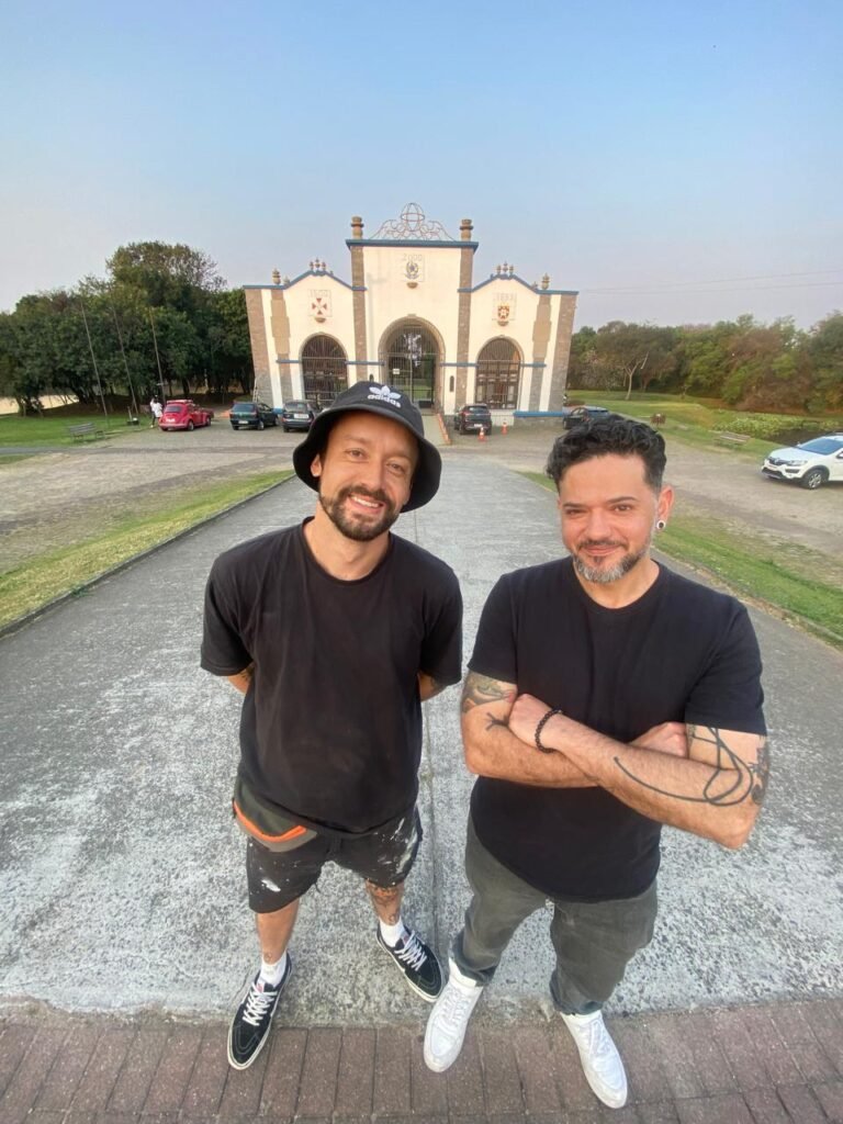 Em Curitiba os novos murais como restituição pública