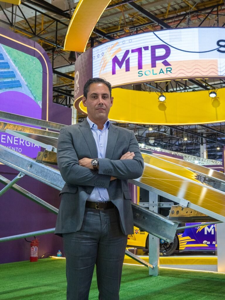 ensando em novas formas de ajudar o agro com inovação e independência energética que significa hoje um alto custo para o produtor rural / pecuarista, a MTR Solar e a GoodWe se uniram para oferecer uma solução inovadora que irá mudar levar o setor agrícola para um novo patamar, que combina a expertise em energia solar da MTR com os inversores de alta qualidade da GoodWe.