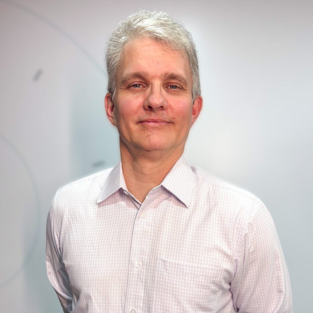 "Dados da Febraban mostram que 2024 começou com uma evolução anualizada da oferta de crédito de menos de 4,5% para a pessoa jurídica. Agora, está crescendo praticamente a 8%. E na pessoa física, fortalecida pelo aumento do emprego, a oferta de crédito já cresce a 12%, demonstrando uma disposição maior do setor financeiro que vinha em queda desde 2022", observa Belotto. 