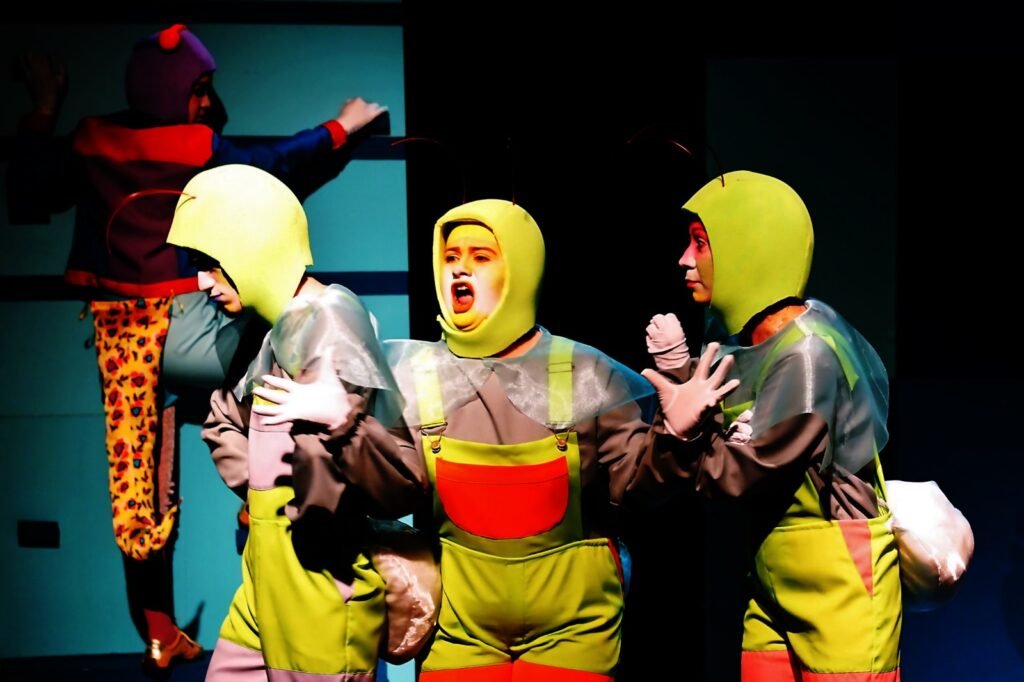 Alameda Cia. Teatral retorna ao Festival de Curitiba com estreia de “Querida Serpente” e o premiado “Alumia