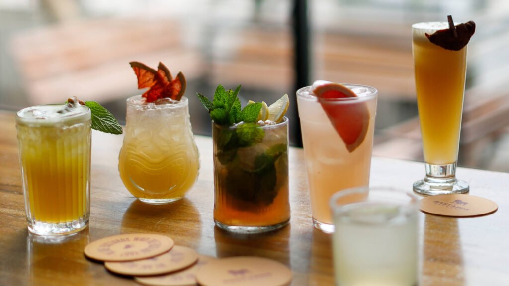 Seis drinks inéditos para o verão no cardápio do We Are Bastards Pub