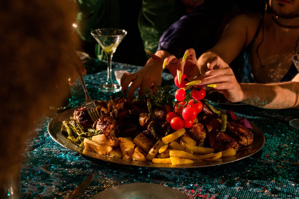 “A Última Ceia”: peça-jantar apresentada na Europa e inspirada em Da Vinci chega ao 33º Festival de Curitiba